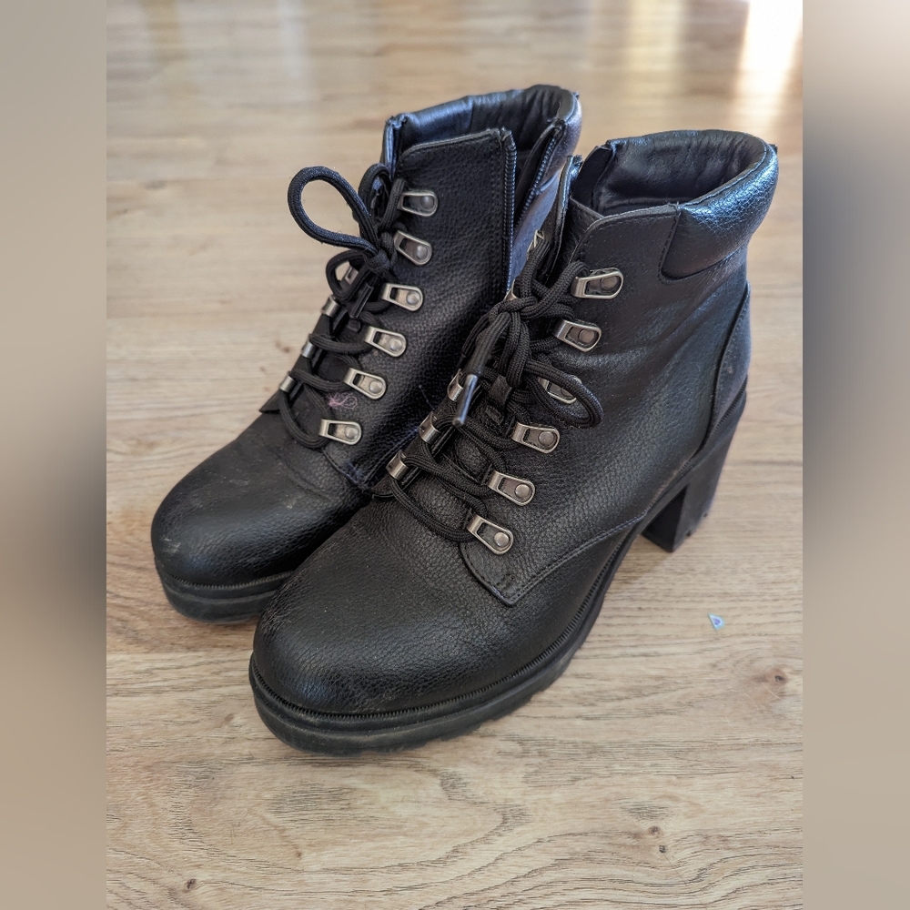 High heeled boots